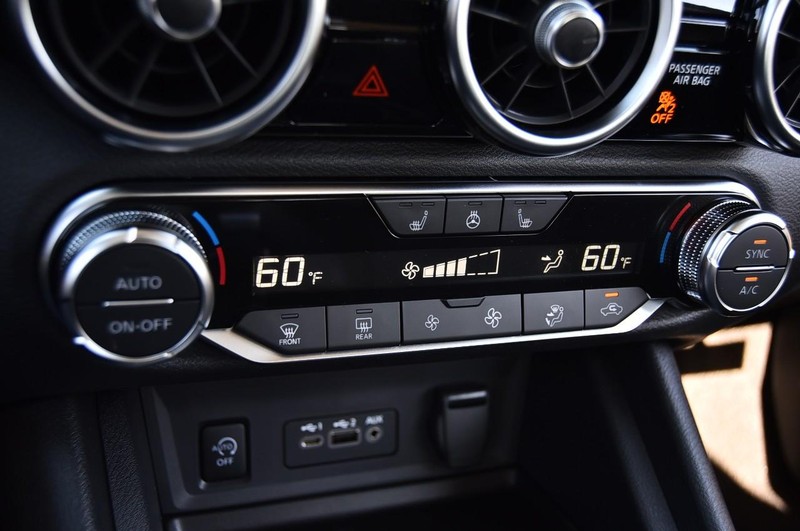 Nissan Sentra Vehicle Full-screen Gallery Image 15