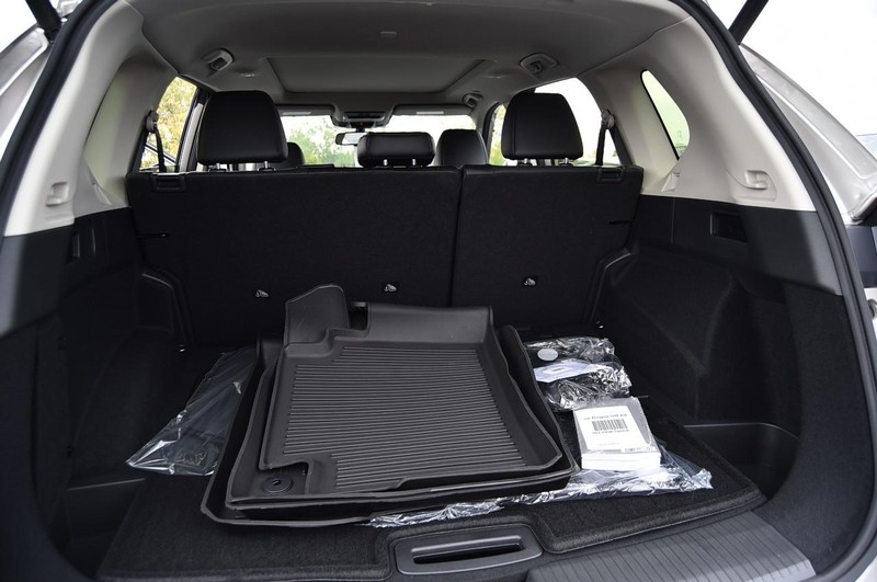 Nissan Rogue Vehicle Full-screen Gallery Image 28