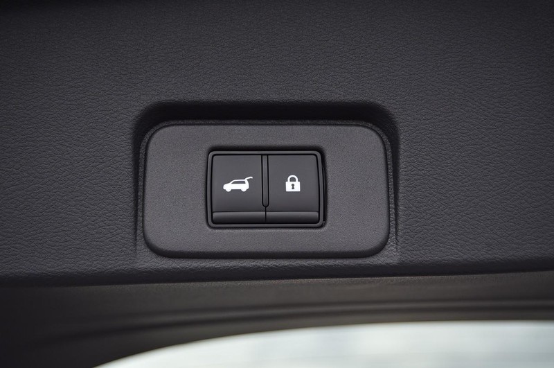 Nissan Rogue Vehicle Full-screen Gallery Image 29