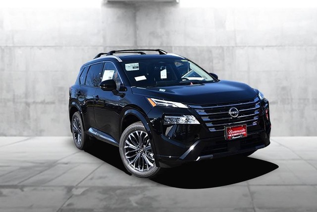 Nissan Rogue Vehicle Image 02