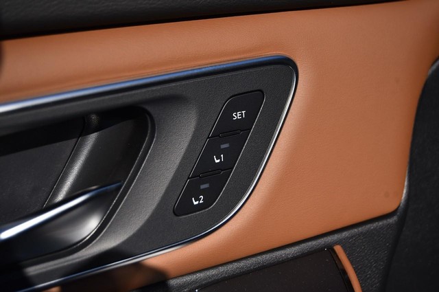 Nissan Rogue Vehicle Image 10