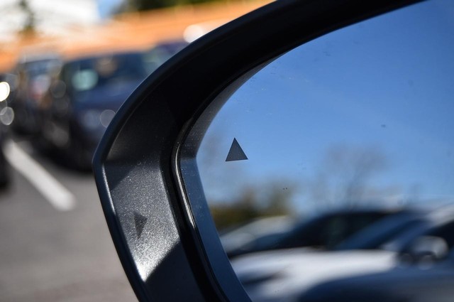 Nissan Rogue Vehicle Image 11