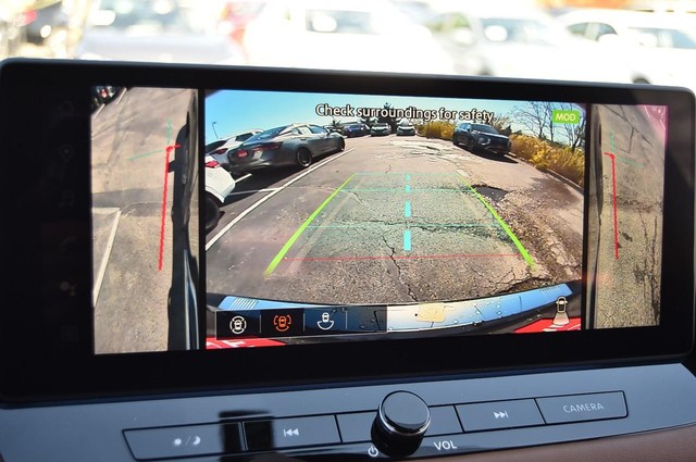 Nissan Rogue Vehicle Image 15