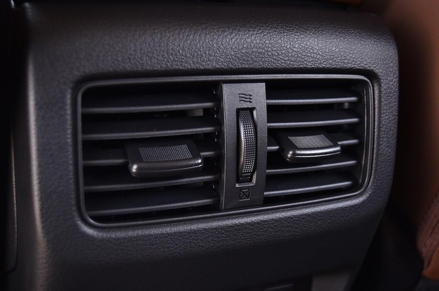 Nissan Rogue Vehicle Image 26