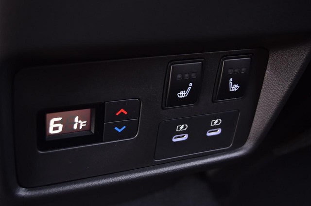 Nissan Rogue Vehicle Image 27