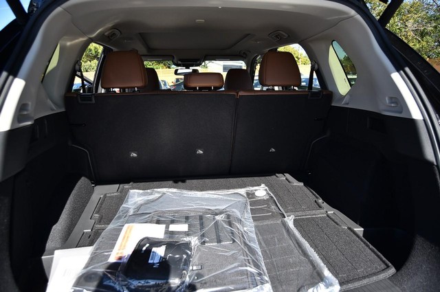 Nissan Rogue Vehicle Image 28