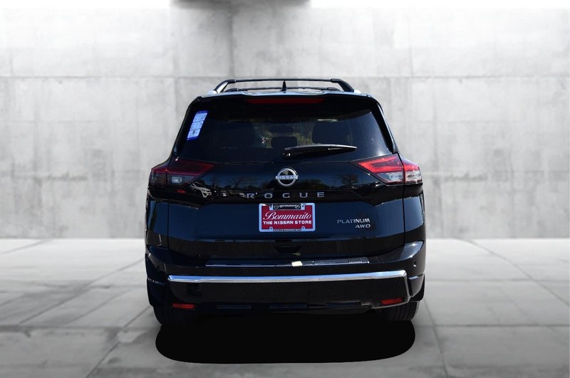 Nissan Rogue Vehicle Image 06