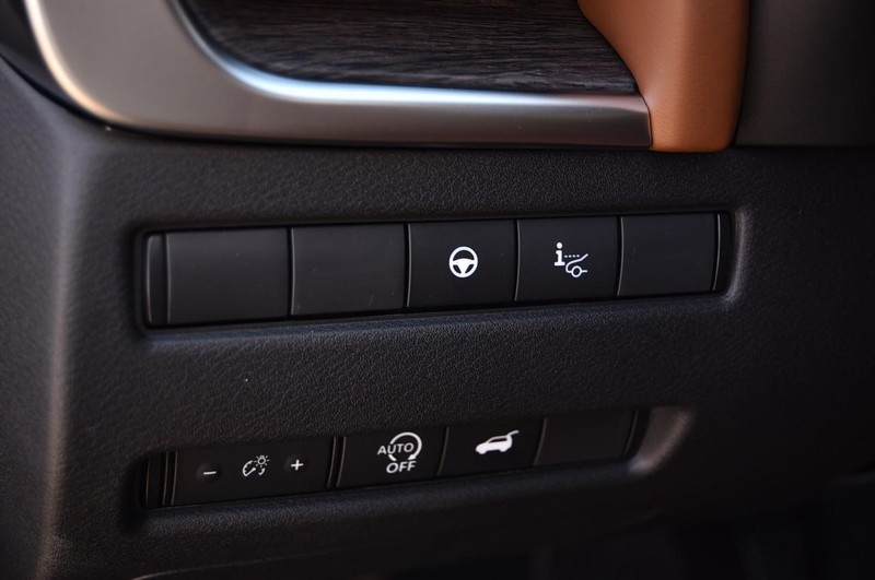 Nissan Rogue Vehicle Image 12