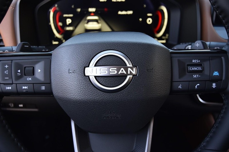 Nissan Rogue Vehicle Image 21