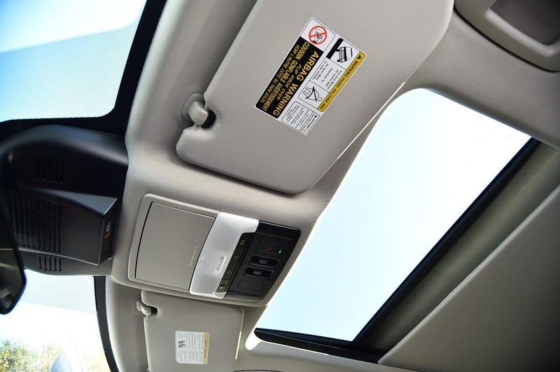 Nissan Rogue Vehicle Image 24