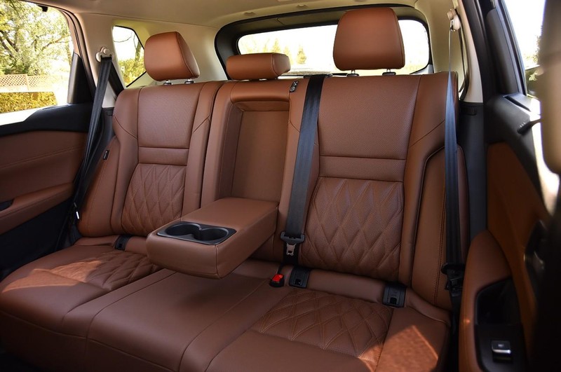 Nissan Rogue Vehicle Image 25