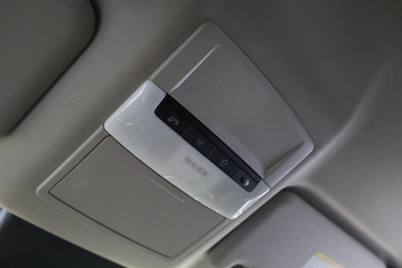 Nissan Sentra Vehicle Full-screen Gallery Image 16