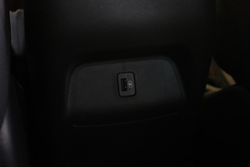 Nissan Sentra Vehicle Full-screen Gallery Image 20