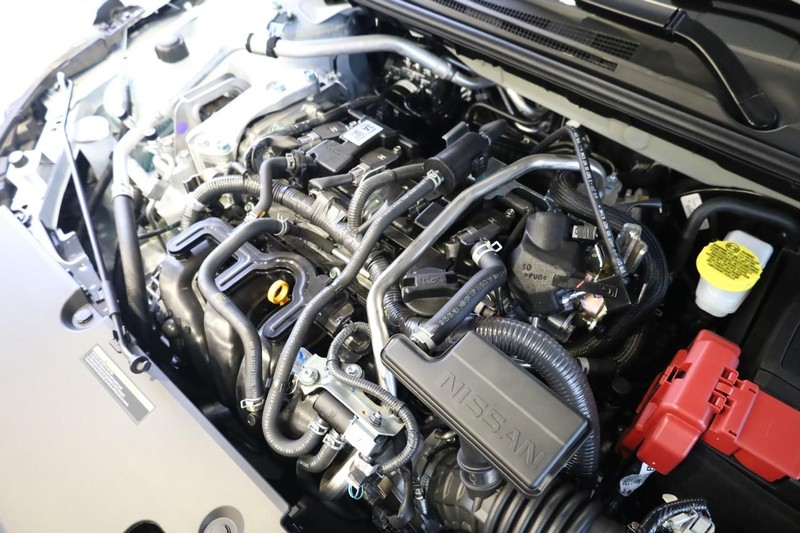 Nissan Sentra Vehicle Full-screen Gallery Image 24