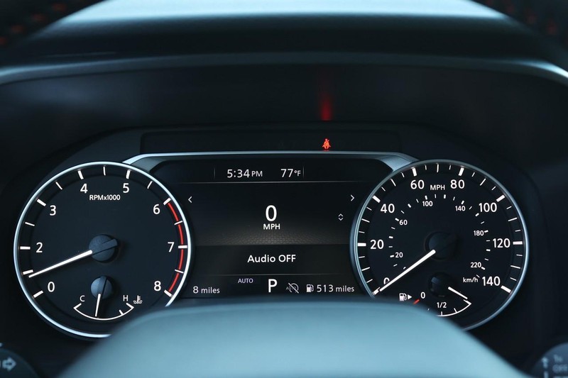 Nissan Rogue Vehicle Full-screen Gallery Image 9