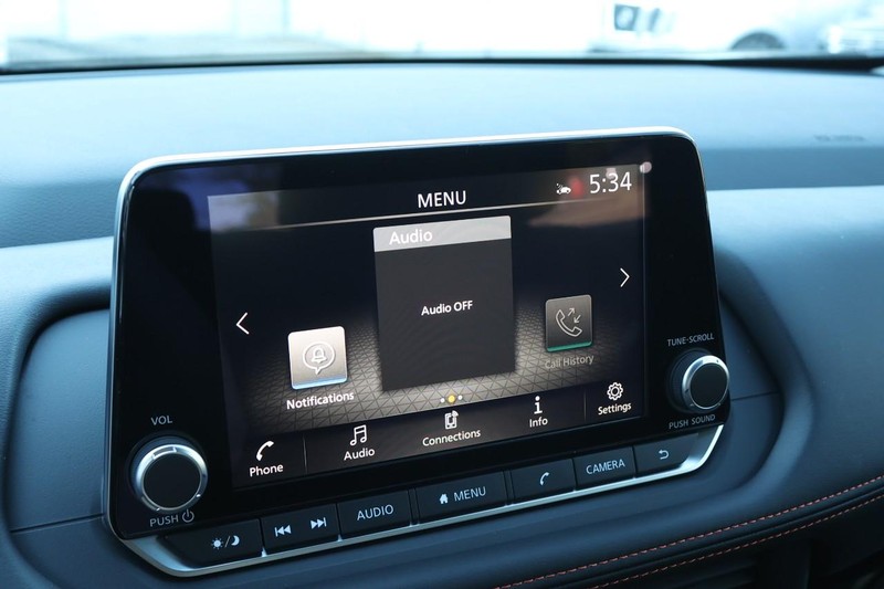 Nissan Rogue Vehicle Full-screen Gallery Image 10