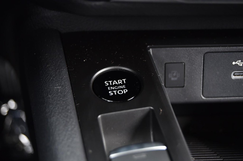 Nissan Kicks Vehicle Image 17