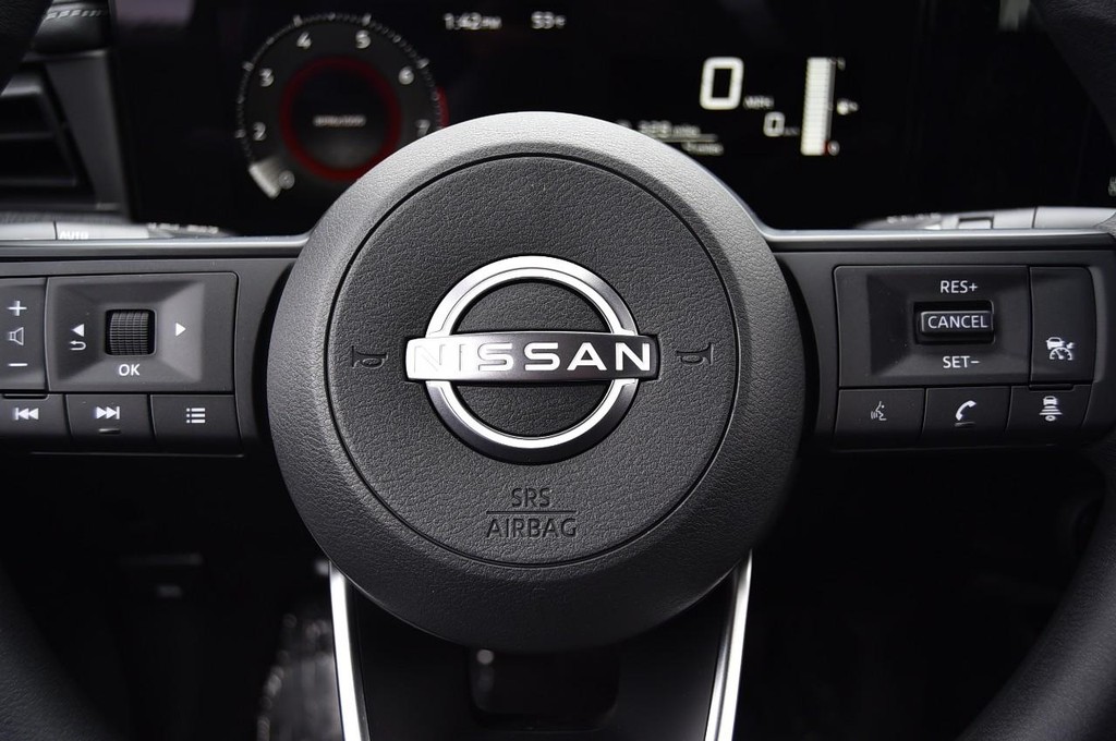 Nissan Kicks Vehicle Image 19