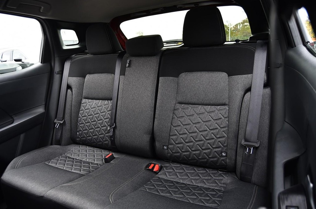 Nissan Kicks Vehicle Image 22