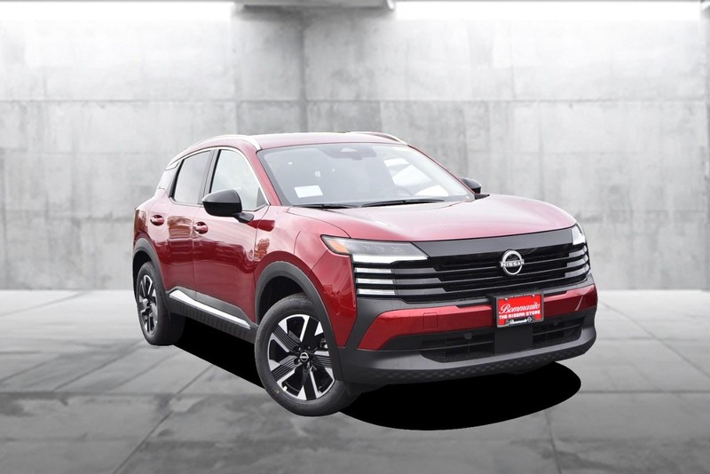 Nissan Kicks Vehicle Full-screen Gallery Image 2