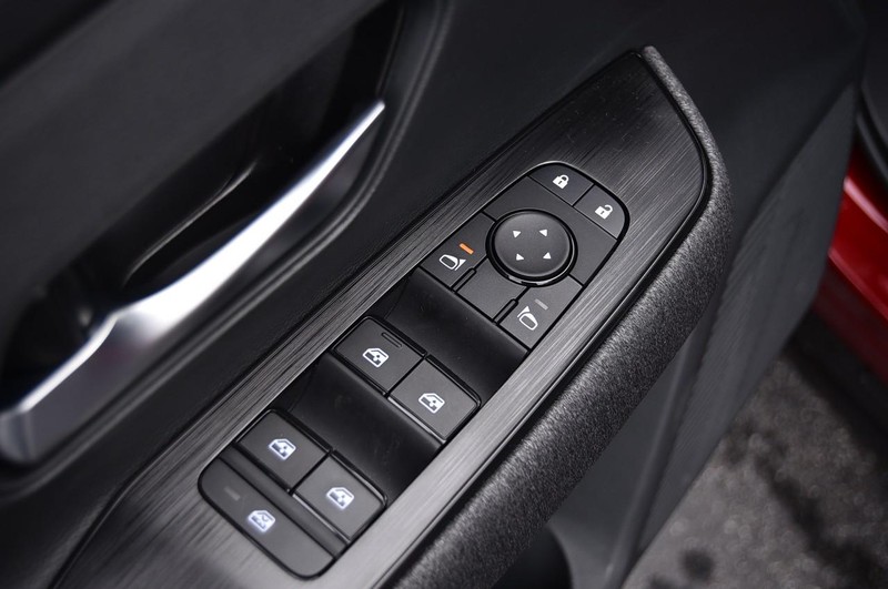 Nissan Kicks Vehicle Full-screen Gallery Image 9