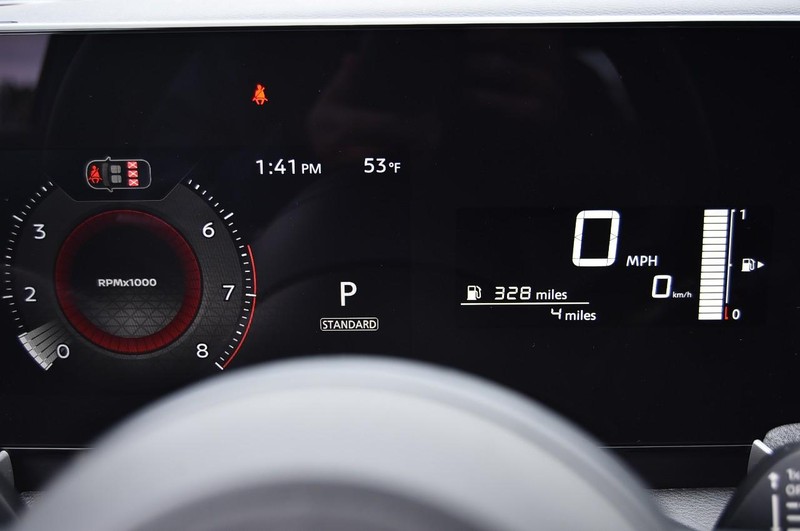 Nissan Kicks Vehicle Full-screen Gallery Image 11