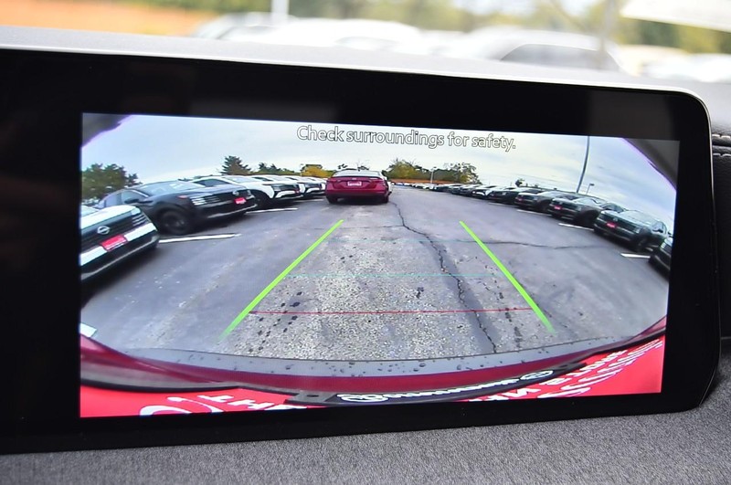 Nissan Kicks Vehicle Full-screen Gallery Image 12