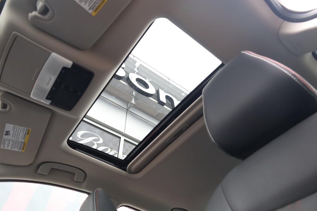 Nissan Altima Vehicle Image 09