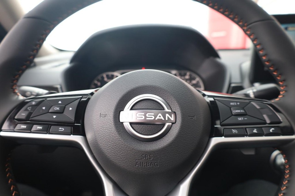 Nissan Altima Vehicle Image 10