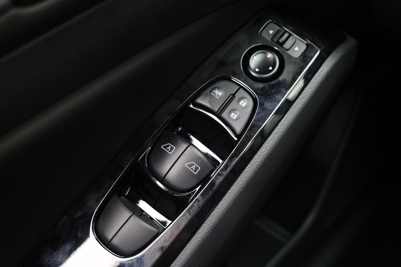 Nissan Altima Vehicle Image 18