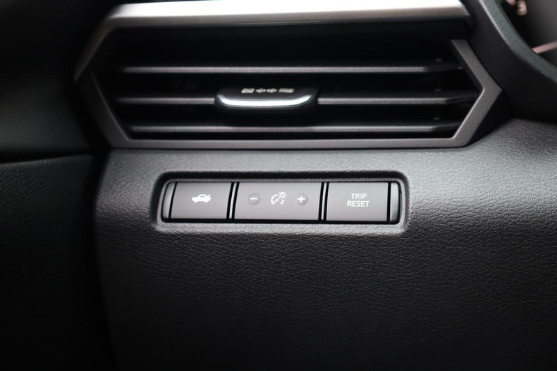 Nissan Altima Vehicle Image 19