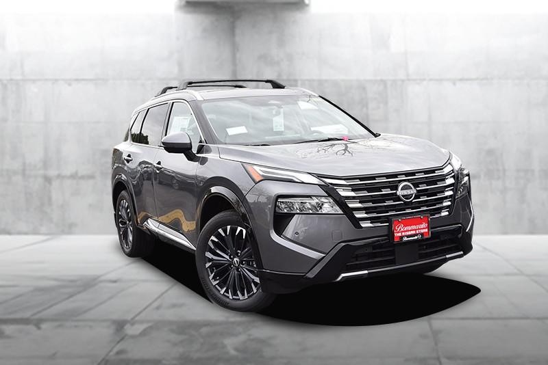 Nissan Rogue Vehicle Full-screen Gallery Image 2