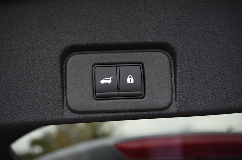 Nissan Rogue Vehicle Full-screen Gallery Image 29