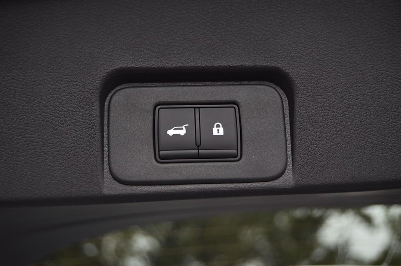 Nissan Rogue Vehicle Full-screen Gallery Image 26