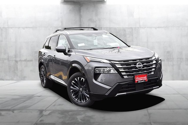 Nissan Rogue Vehicle Image 02