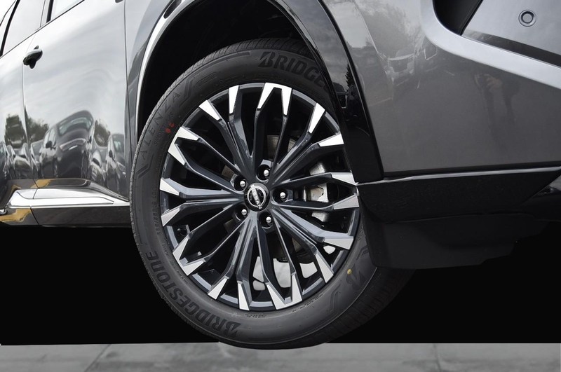 Nissan Rogue Vehicle Image 03