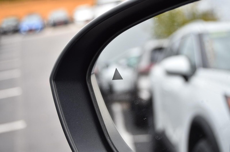 Nissan Rogue Vehicle Image 11