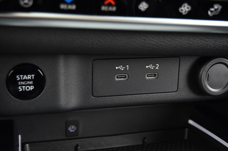 Nissan Rogue Vehicle Image 19