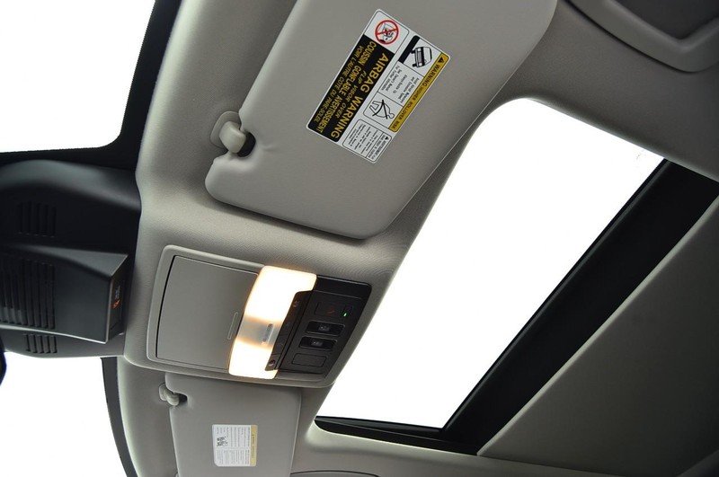 Nissan Rogue Vehicle Image 24