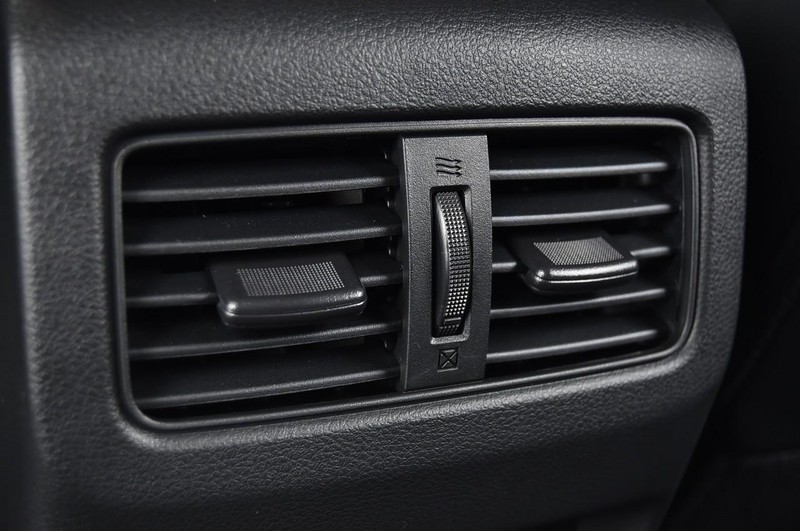 Nissan Rogue Vehicle Image 26