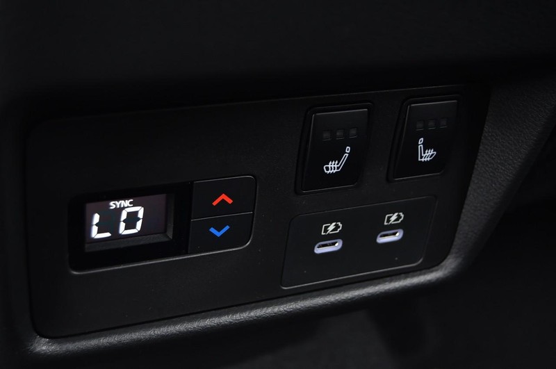 Nissan Rogue Vehicle Image 27