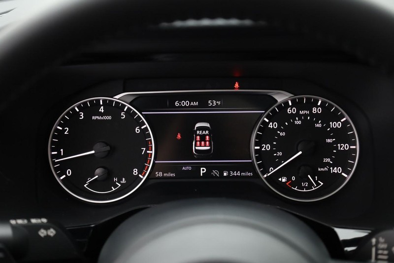 Nissan Pathfinder Vehicle Full-screen Gallery Image 14