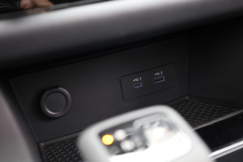 Nissan Pathfinder Vehicle Full-screen Gallery Image 18