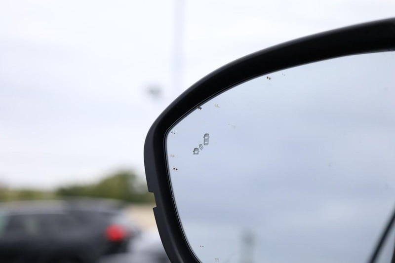 Nissan Pathfinder Vehicle Full-screen Gallery Image 22