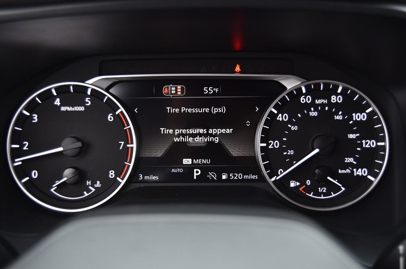 Nissan Rogue Vehicle Full-screen Gallery Image 12