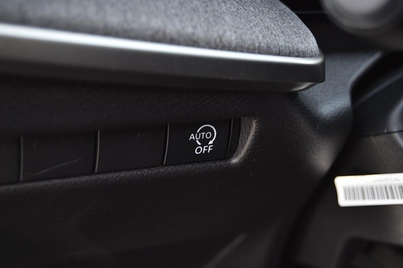 Nissan Kicks Vehicle Full-screen Gallery Image 11