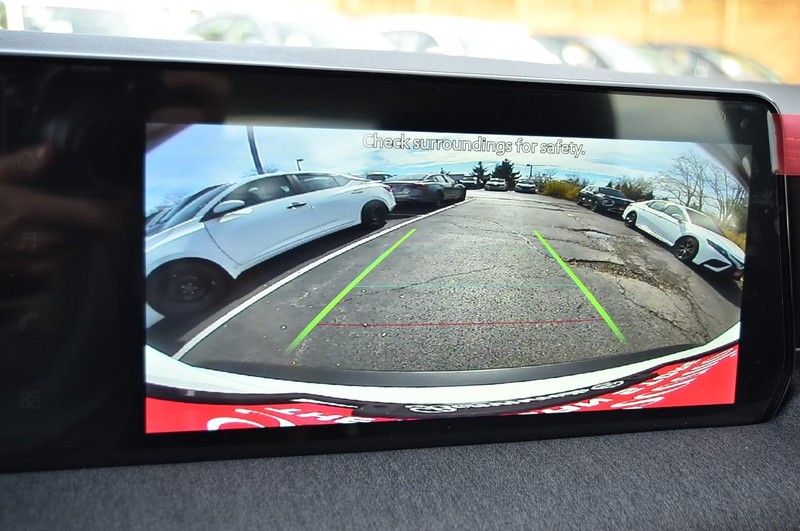 Nissan Kicks Vehicle Full-screen Gallery Image 13