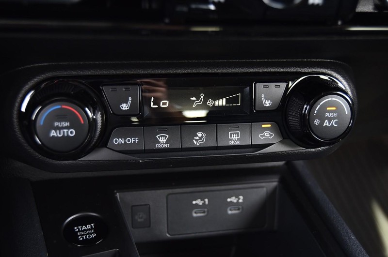 Nissan Kicks Vehicle Full-screen Gallery Image 16