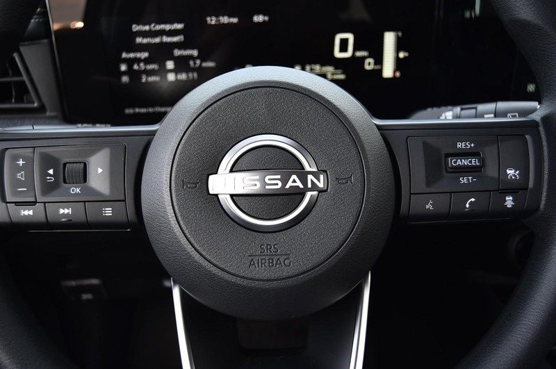 Nissan Kicks Vehicle Full-screen Gallery Image 20