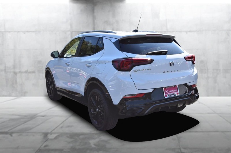 Buick Encore GX Vehicle Full-screen Gallery Image 07